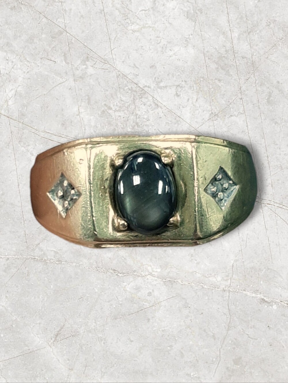 Vintage 10K Solid Gold Ring with Diamonds and Black Star Sapphire Stamped 5.3g